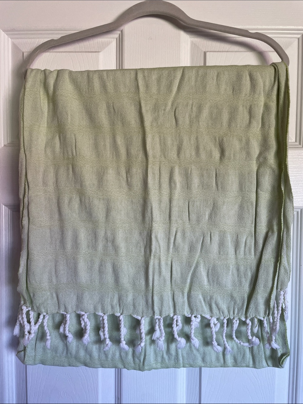 Light Green Turkish-Style Hammam Towel with White Fringe